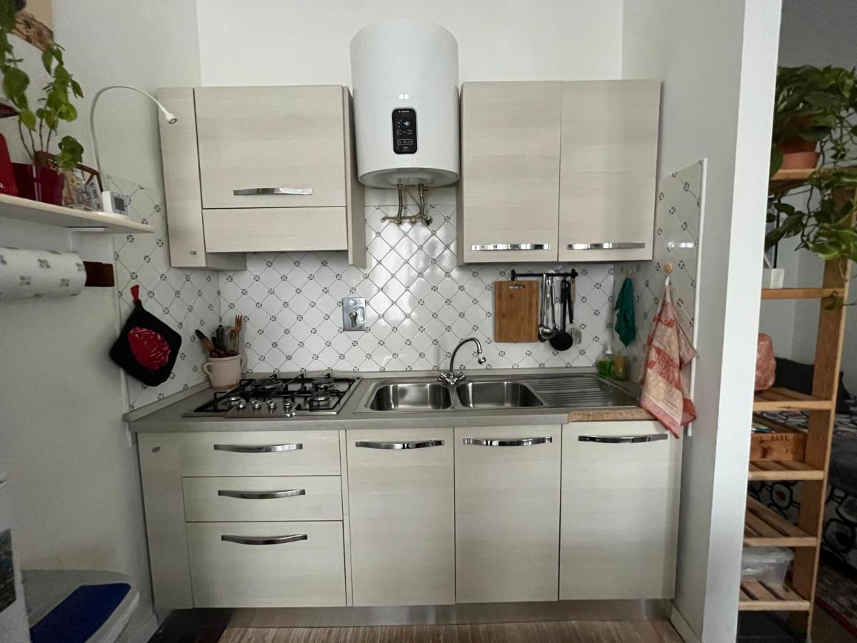 Theo's Studio Apartment
